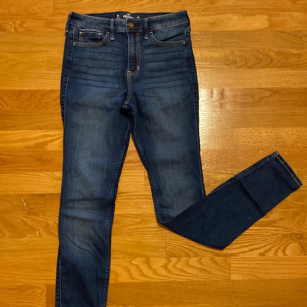 Woman’s Hollister High Rise Super Skinny Jeans